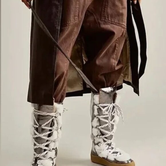 NIB Free People Wilder Boots Suede Shearling Arctic Fox Silver Size 6 $248 - Picture 3 of 10